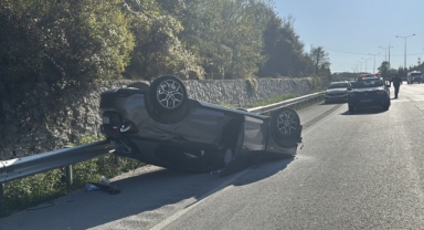 Üç aracın karıştığı trafik kazasında 4 kişi yaralandı