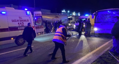 Üç servis midibüsü çarpıştı: 11 yaralı!