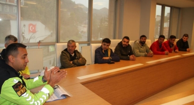 Yağlıdere’de Belediye Personeline Trafik Güvenliği Eğitimi