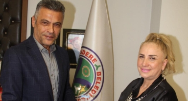 Yılın İlçe Belediye Başkanı Ödülü Yaşar İbaş’a Takdim Edildi