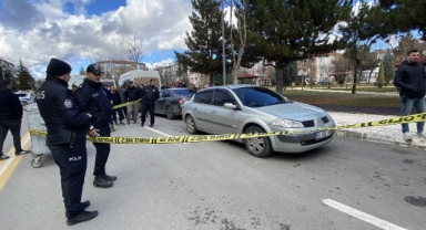 30 yaşındaki şahıs park halindeki otomobilde ölü bulundu!