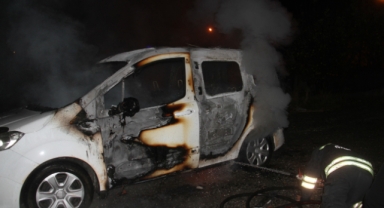 Ailesine kızıp aracını yaktı