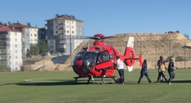 Ambulans helikopter yaşlı adam için havalandı