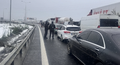 Anadolu Otoyolu Ankara istikameti makaslayan tır nedeniyle ulaşıma kapatıldı