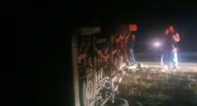 Ankara'da işçi servisi devrildi: Çok sayıda yaralı var!