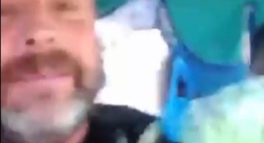 Belediye önünde kendini yaktı!