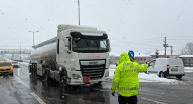 Bolu Dağı ağır tonajlı araçlara kapatıldı