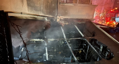 Dükkan alevlere teslim oldu