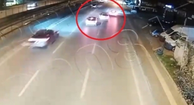 Ehliyetsiz genç, ağabeyinin otomobili ile makas atarken kaza yaptı