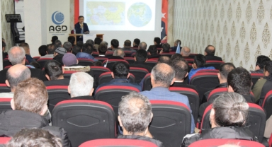 Espiye’de Doğu Türkistan Konferansı Düzenlendi