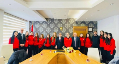 Espiye Kaymakamı Kavanoz, Şampiyon Takımı Ağırladı