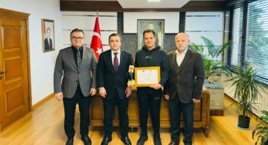 Espiyeli Öğretmene Olimpiyat Komitesi’nden Fair Play Ödülü