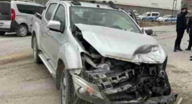 Feci Kazada Tırla Kamyonet Çarpıştı