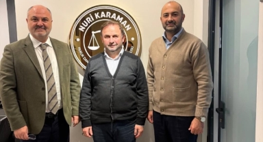 Giresun’da AK Parti Heyetinden Meclis Üyesi Av. Nuri Karaman’a Umre Tebriği