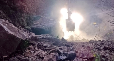 Giresun'un O İlçesinde Korkutan Heyelan!