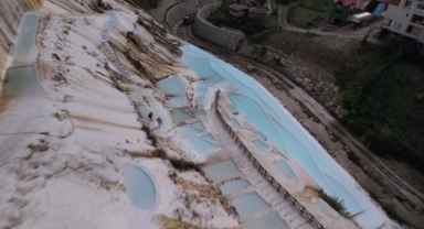 Giresun’un Turkuaz Cenneti Göksu Travertenleri Yılı Rekor Ziyaretçiyle Kapatıyor!