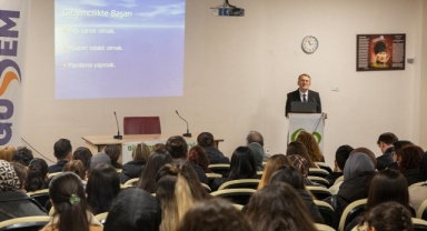 Giresun Üniversitesi’nde Genç Girişimcilere Altın Tavsiyeler