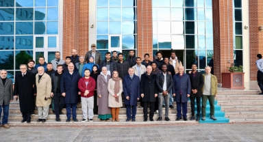 Giresun Üniversitesi'nde Sabah Namazında Birlik Tablosu