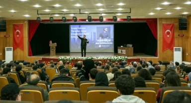 Giresun Üniversitesi’nde Yapay Zekâ Çağı Masaya Yatırıldı