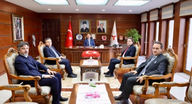 Giresun Valisi Serdengeçti, İl Genel Meclisi ve Eğitim Yöneticilerini Makamında Ağırladı