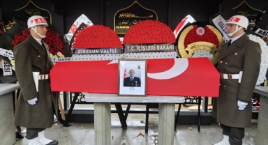 Giresunlu Uzman Çavuş Ayvaz son yolculuğuna uğurlandı