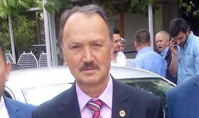 Güce'de Siyaset Kazanı Kaynıyor: CHP'den Ayrılan Meclis Üyesi AK Parti Saflarına Katıldı! 