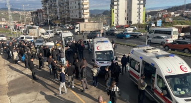 İki otomobil çarpıştı: Çok sayıda yaralı var!