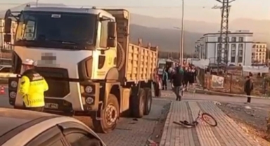 Kamyonun çarptığı 6 yaşındaki bisikletli çocuk hayatını kaybetti
