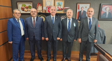 Milletvekili Temür TBMM'de Giresunlu Konuklarıyla Buluştu