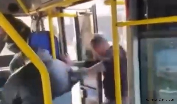 Otobüste Dehşet: Yolcu Satırla Saldırdı!