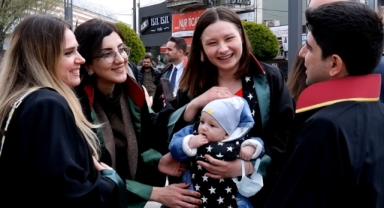 Pencereden düşen avukat kaldırıldığı hastanede hayatını kaybetti