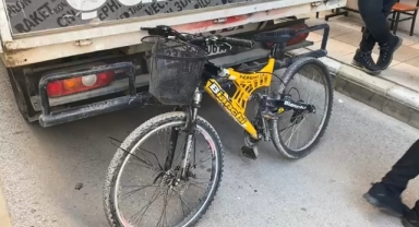 Pikaba çarpan bisikletli yaralandı