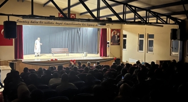 Piraziz’de Öğrencilere Tiyatro Keyfi