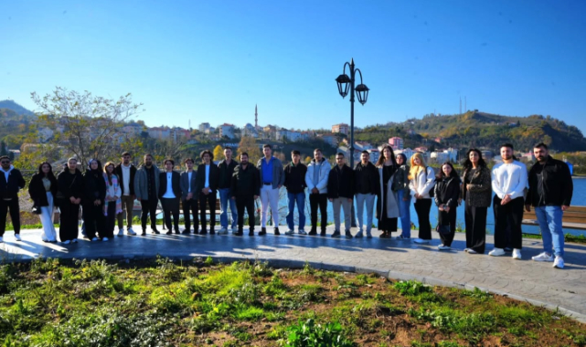 Piraziz Sahil Projesinde Başkan Ayyıldız’dan Gençlerle İstişare