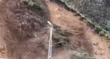 Rize'de yağmur heyelana neden oldu
