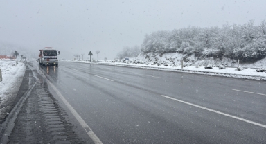 Samsun-Ankara kara yolunda kar yağışı etkili oldu