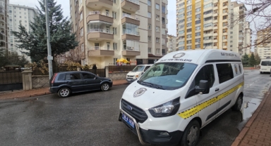 Sokak ortasında dehşet! Kendi karısını öldürmeye geldi, görevlinin karısını öldürdü