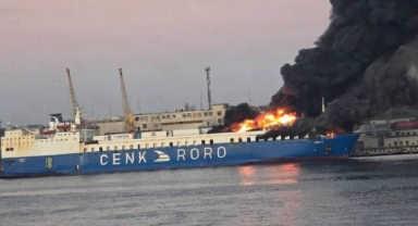 Tır taşımacılığı yapan Türk gemisi Odesa'da vuruldu