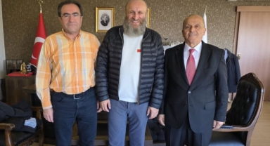 Tiyatro Sanatçısı Çetin Altay, Piraziz Belediyesi'ni Ziyaret Etti