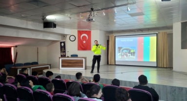 Trafik Dedektifleri Okulda! Giresun'da Öğrencilere Güvenli Yol Eğitimi