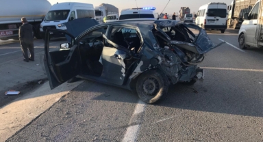 Üç araçlı zincirleme kaza