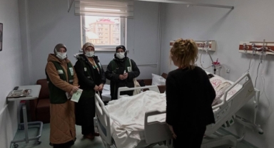 Yeşilay Giresun Kadın Komisyonu’ndan Hastalara Moral Ziyareti
