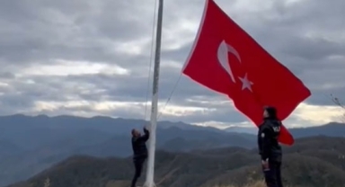 Yıpranan Türk Bayrağını Giresun Valiliği Yeniledi!