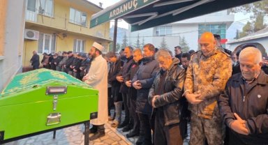 Artvin'de çığda hayatını kaybeden çobanın cenazesi defnedildi