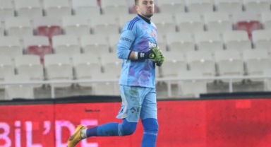 Beşiktaş'ta o isimle yollar ayrıldı!