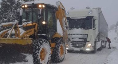 Çamoluk’ta Karla Mücadele Aralıksız Sürüyor