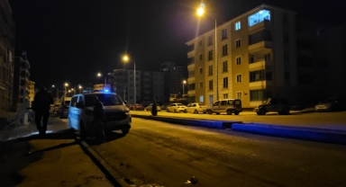 Çorum'da havaya ateş açılması sonucu bir apartman dairesine mermi isabet etti.