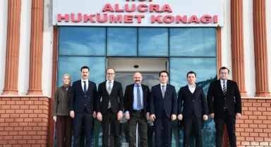 Dereli Protokolünden Alucra Kaymakamlığı’na Ziyaret