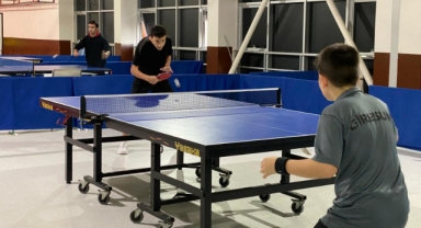 Giresun’da GSB Spor Okullarında Masa Tenisi Antrenmanları Sürüyor