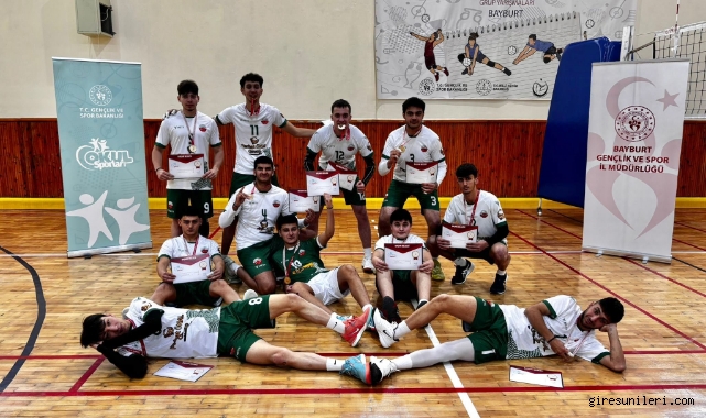 Giresun’un Genç Voleybolcuları Bayburt’tan Lider Çıktı!